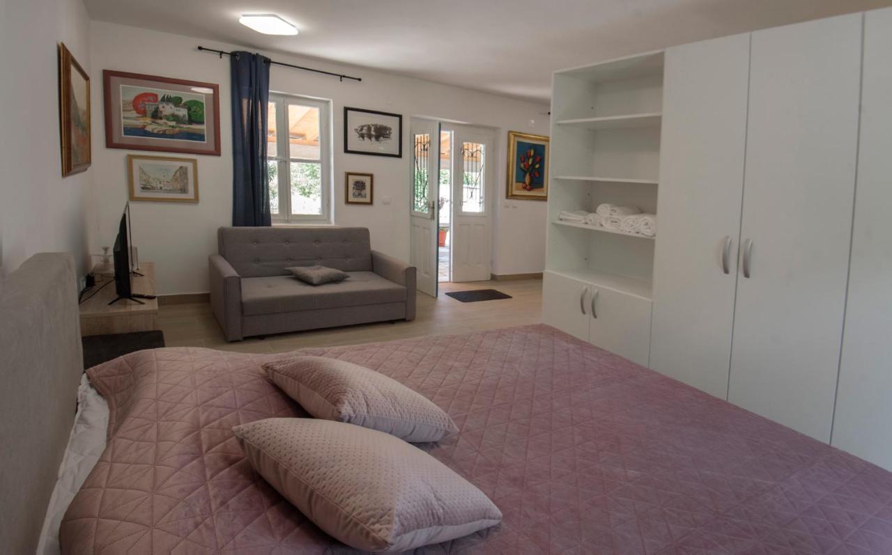 Studio Apartman Roza Ston Exterior foto